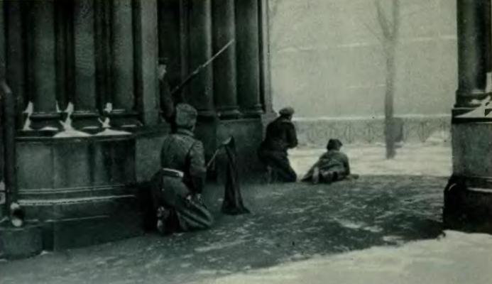 MarchRevolutionShootingInPetrograd--nsillustratedwar04londuoft.jpg