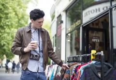 Consumer-Shopping-Casual-Man-Vintage-2353875.jpg