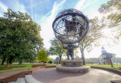 Atlas_statue_at_High_Point_University.jpg