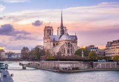 Notre_Dame_de_Paris_from_pont_de_la_Tournelle_-_2014_(cropped).jpg