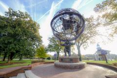 Atlas_statue_at_High_Point_University.jpg