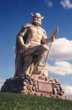 Gimli_Viking_statue.jpg