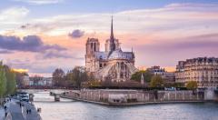 Notre_Dame_de_Paris_from_pont_de_la_Tournelle_-_2014_(cropped).jpg